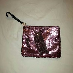 Sequin color changing clutch